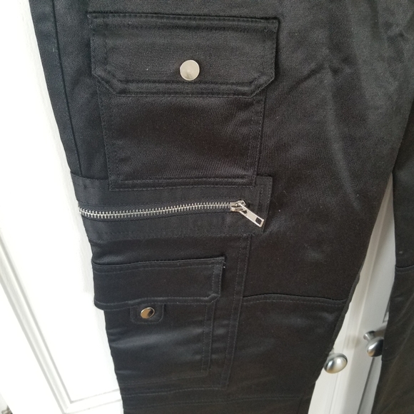 Y2K Black Cache Cargo Pants - Picture 3 of 7